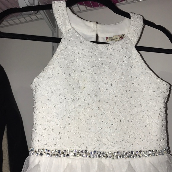 White dress - Picture 3 of 5